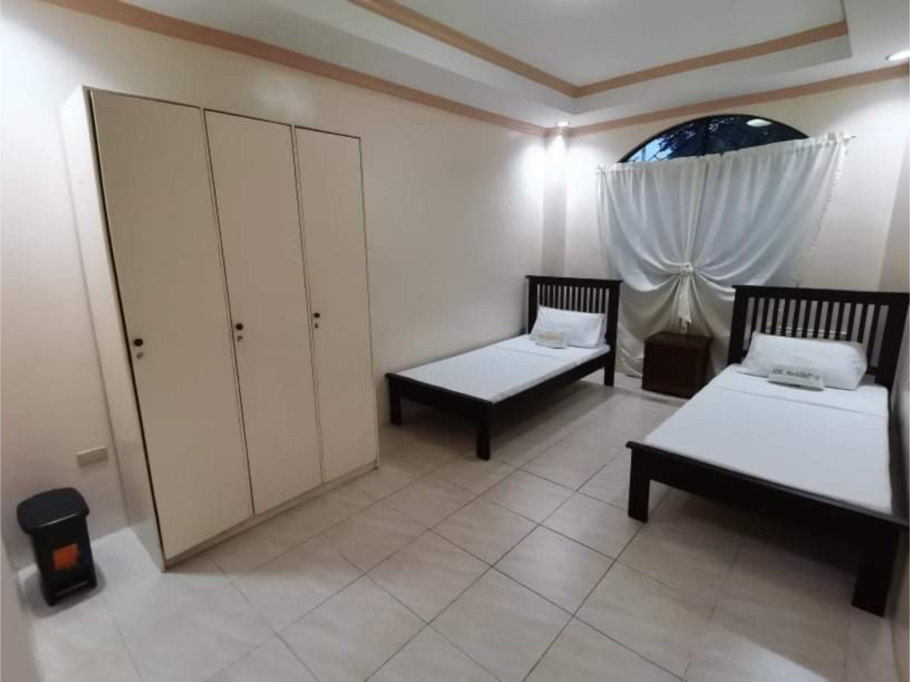 Oyo 799 Ddd Habitat Iloilo Hotell Exteriör bild